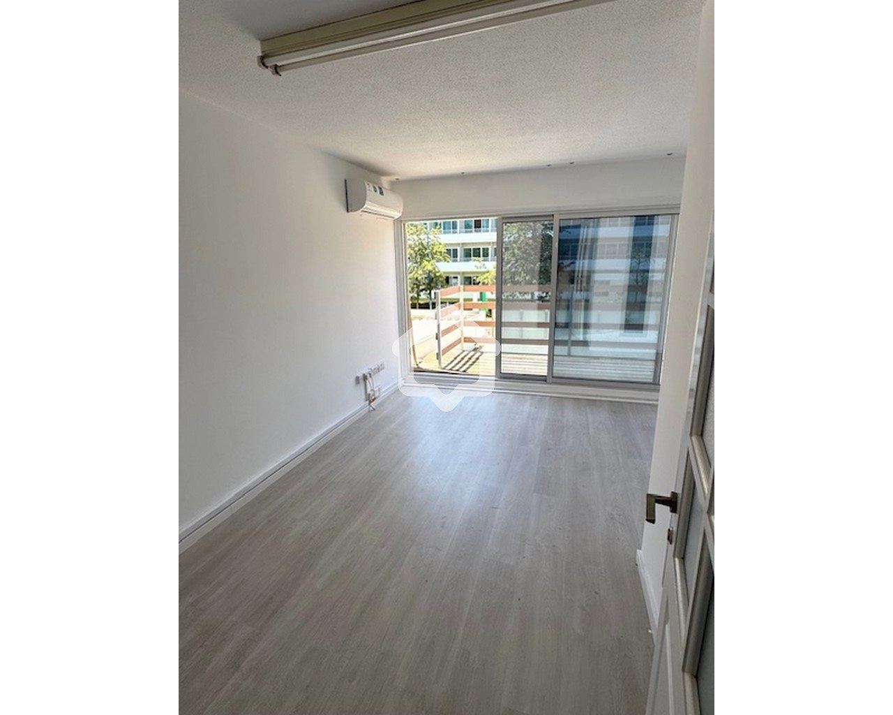 Office for Rent in Agios Tychonas, Limassol District