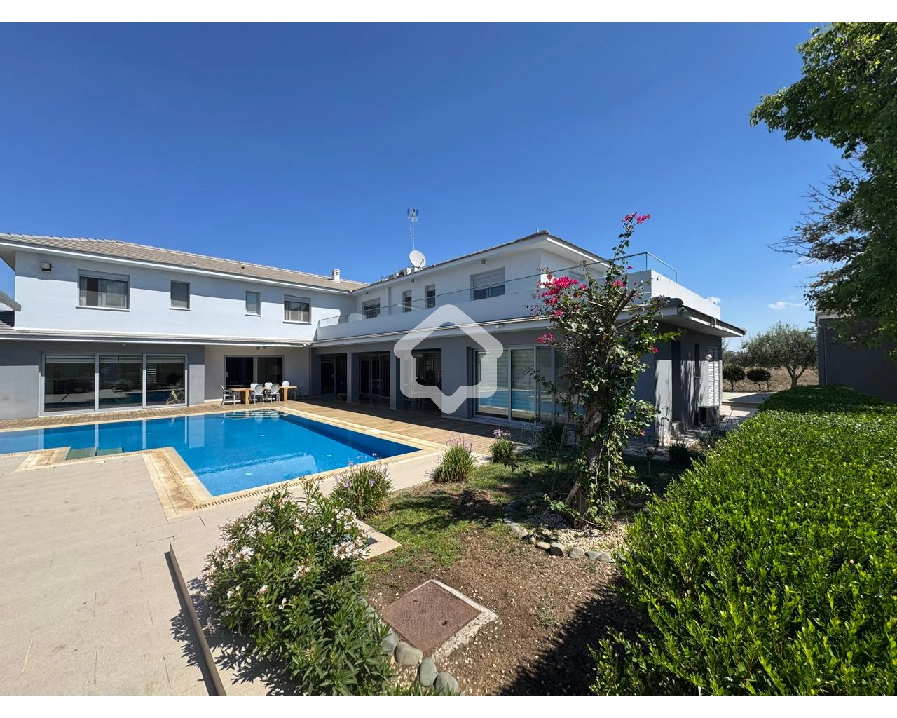 4 Bedroom House for Sale in Pano Deftera, Nicosia District
