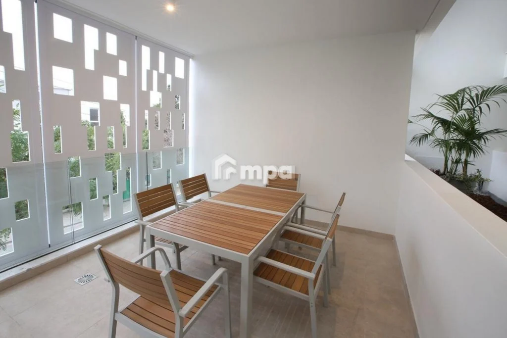 2 Bedroom Apartment for Rent in Agioi Omologites, Nicosia District