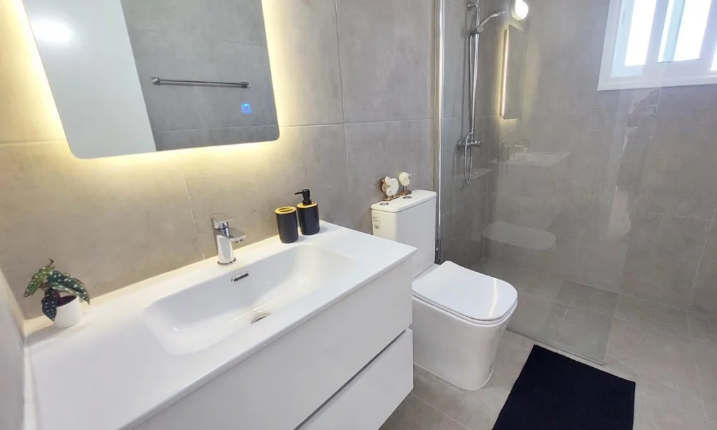 284m² Building for Sale in Kato Paphos