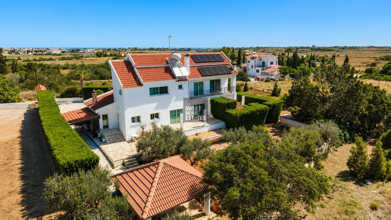 4 Bedroom House for Sale in Paralimni, Famagusta District