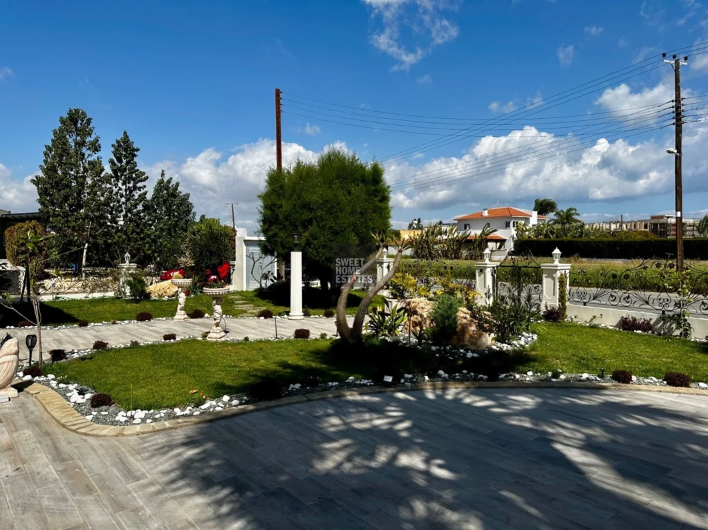 830m² House for Sale in Famagusta District