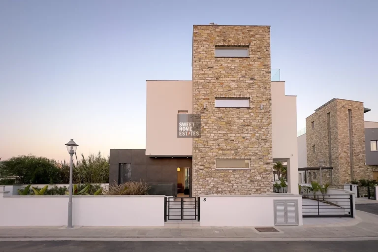 4 Bedroom House for Sale in Famagusta – Agia Napa