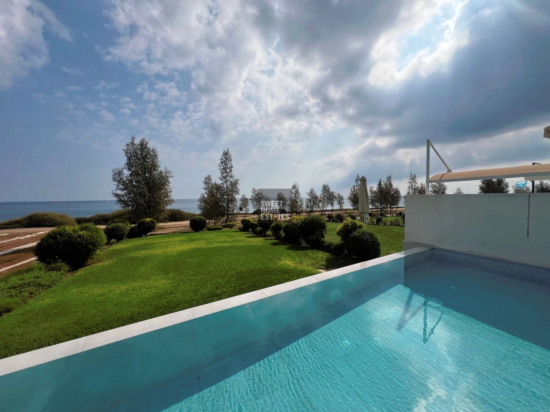 5 Bedroom House for Sale in Pernera, Famagusta District