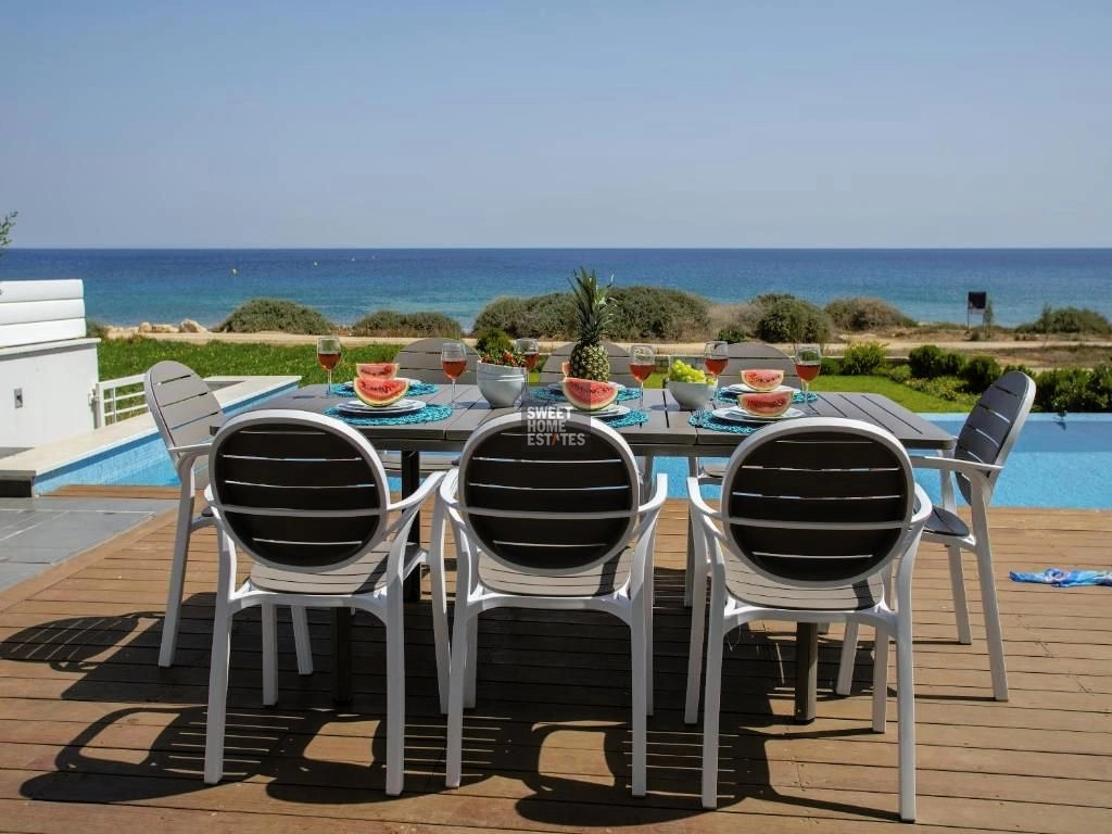 5 Bedroom House for Sale in Pernera, Famagusta District