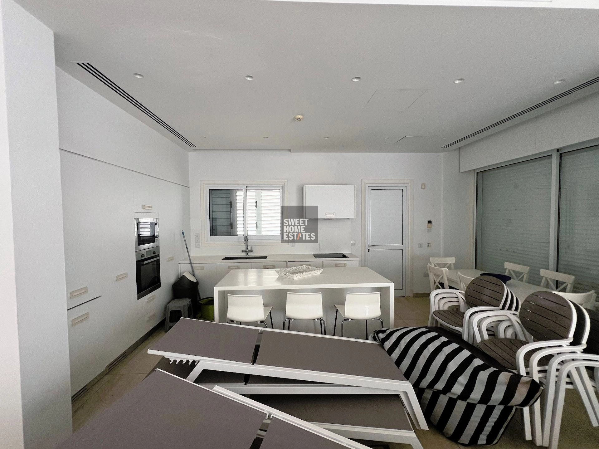 5 Bedroom House for Sale in Pernera, Famagusta District