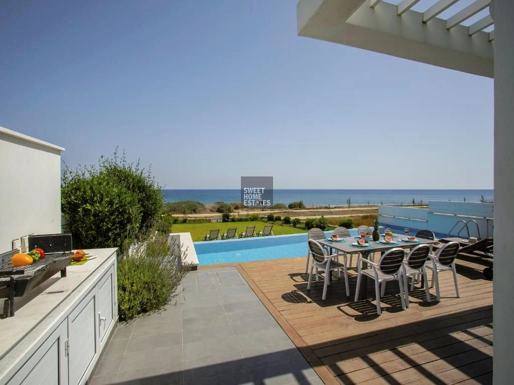 5 Bedroom House for Sale in Pernera, Famagusta District