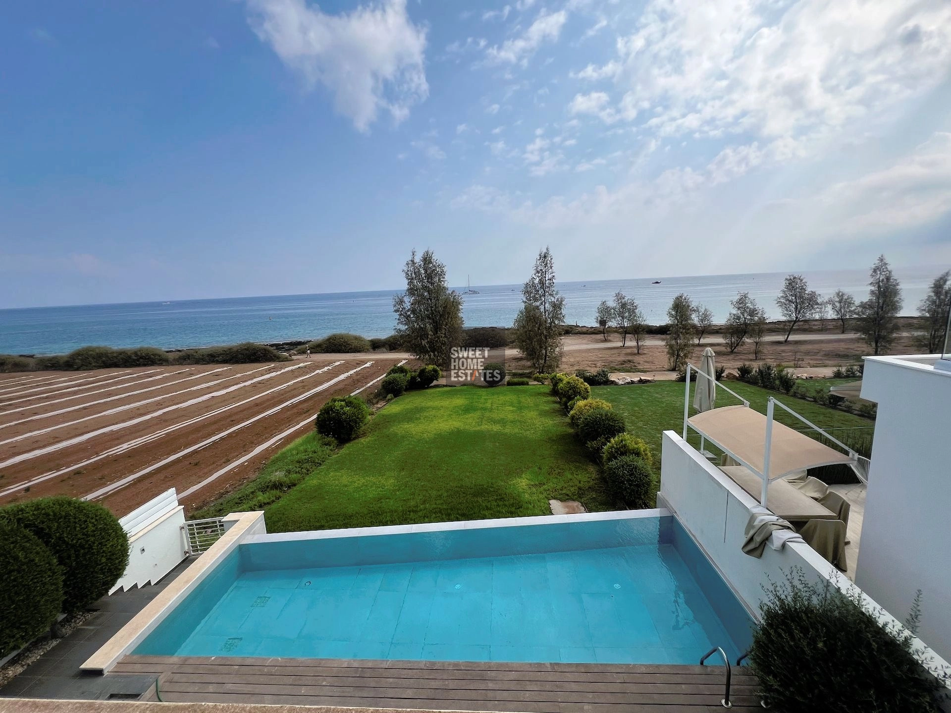 5 Bedroom House for Sale in Pernera, Famagusta District