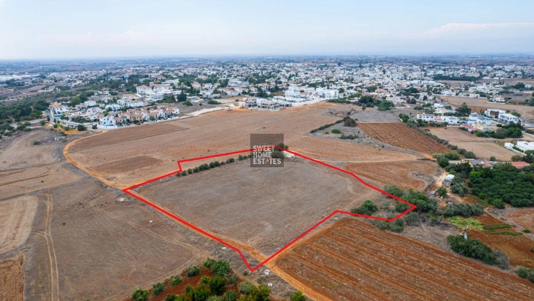9,160m² Plot for Sale in Frenaros, Famagusta District