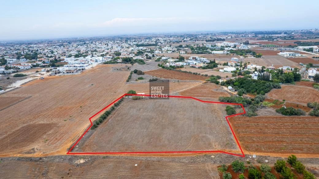 9,160m² Plot for Sale in Frenaros, Famagusta District