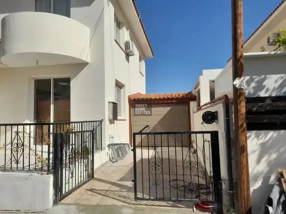 4 Bedroom House for Sale in Aradippou, Larnaca District