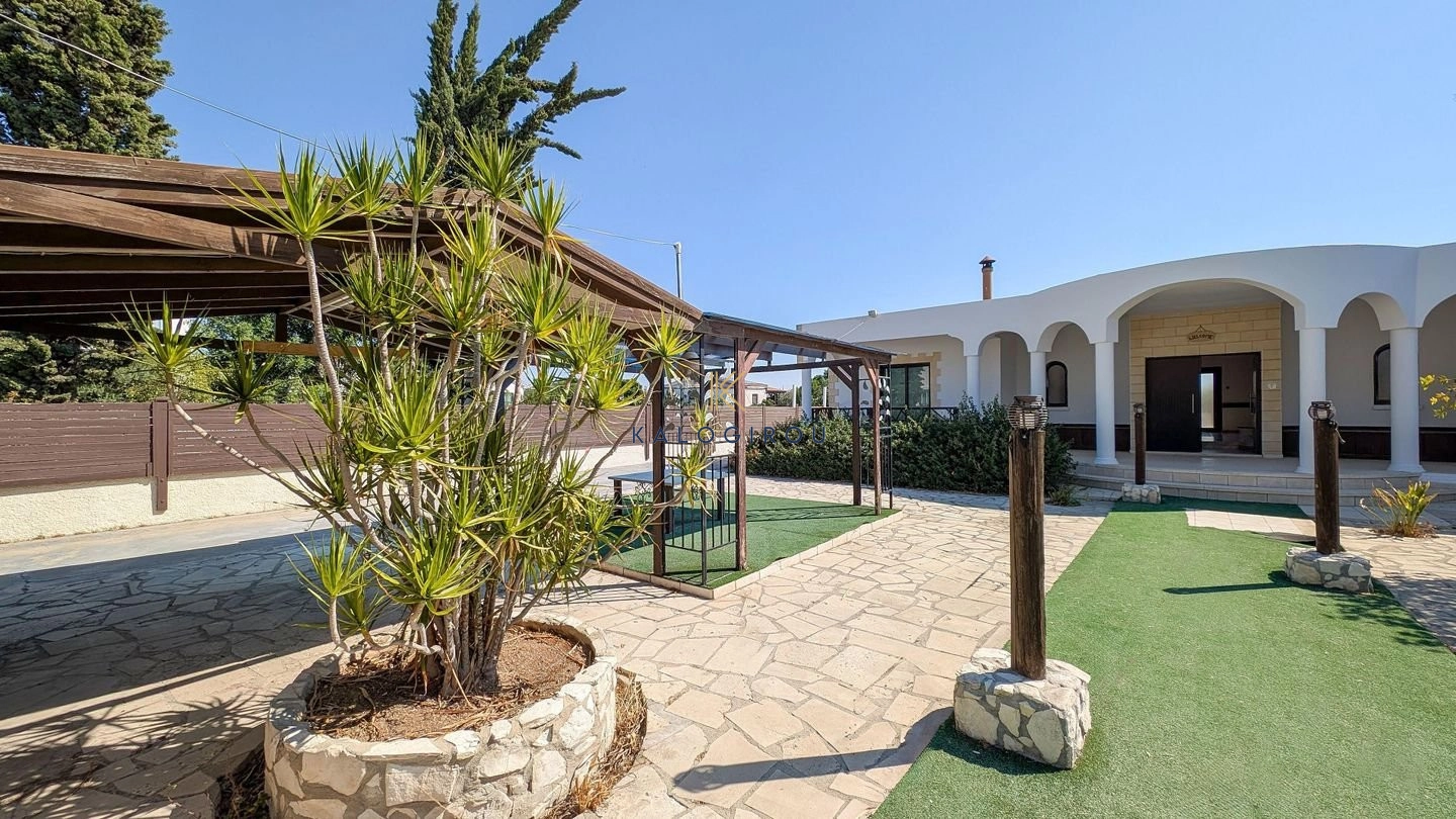 3 Bedroom House for Sale in Aradippou, Larnaca District