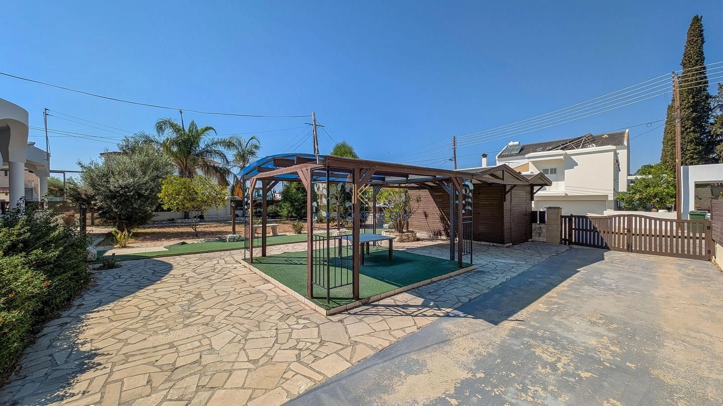 3 Bedroom House for Sale in Aradippou, Larnaca District