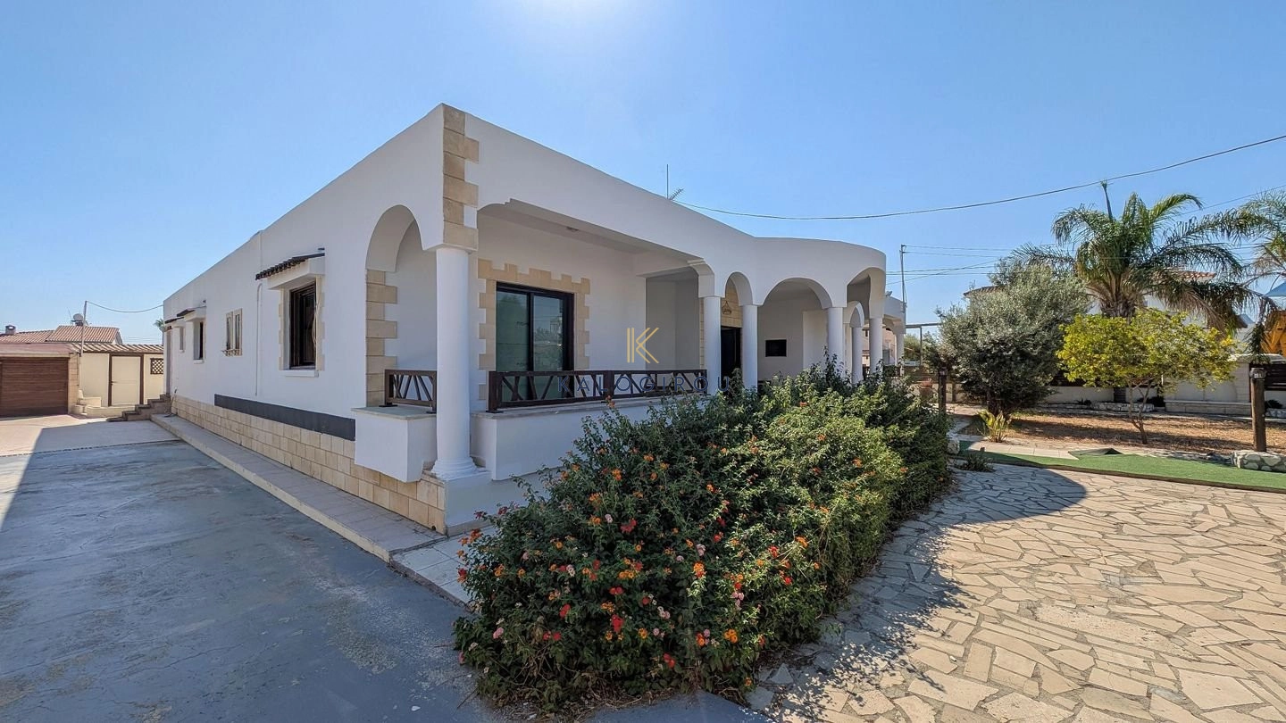 3 Bedroom House for Sale in Aradippou, Larnaca District