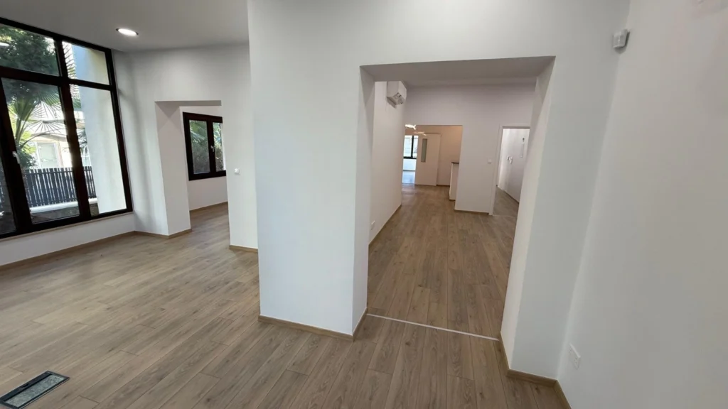 236m² Office for Rent in Limassol District