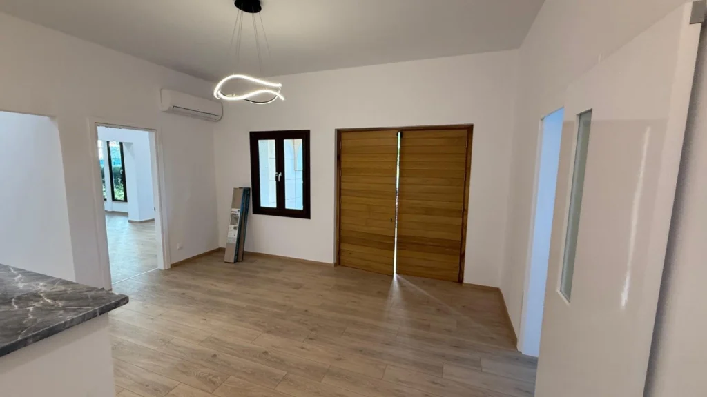236m² Office for Rent in Limassol District