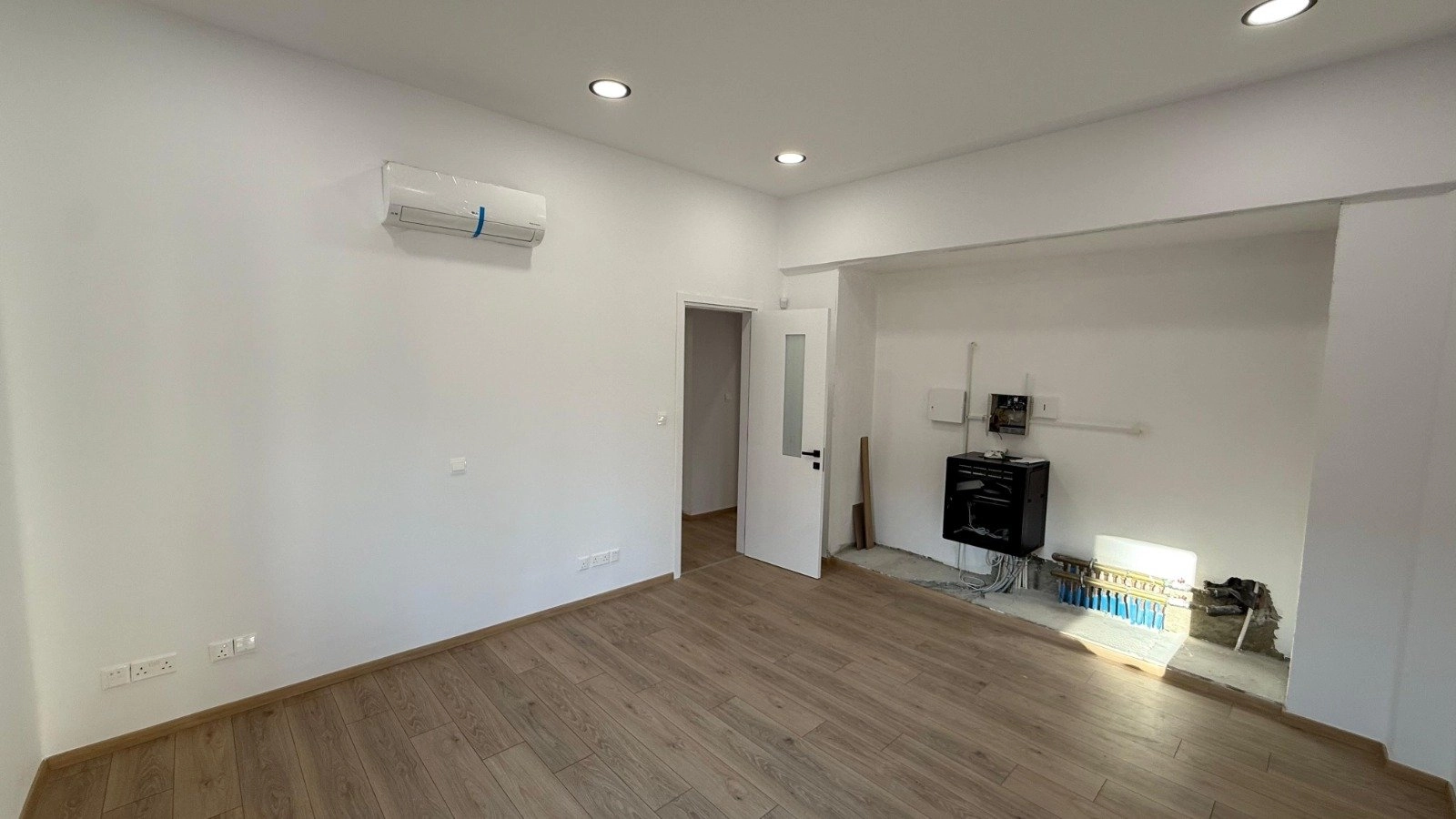 236m² Office for Rent in Limassol District