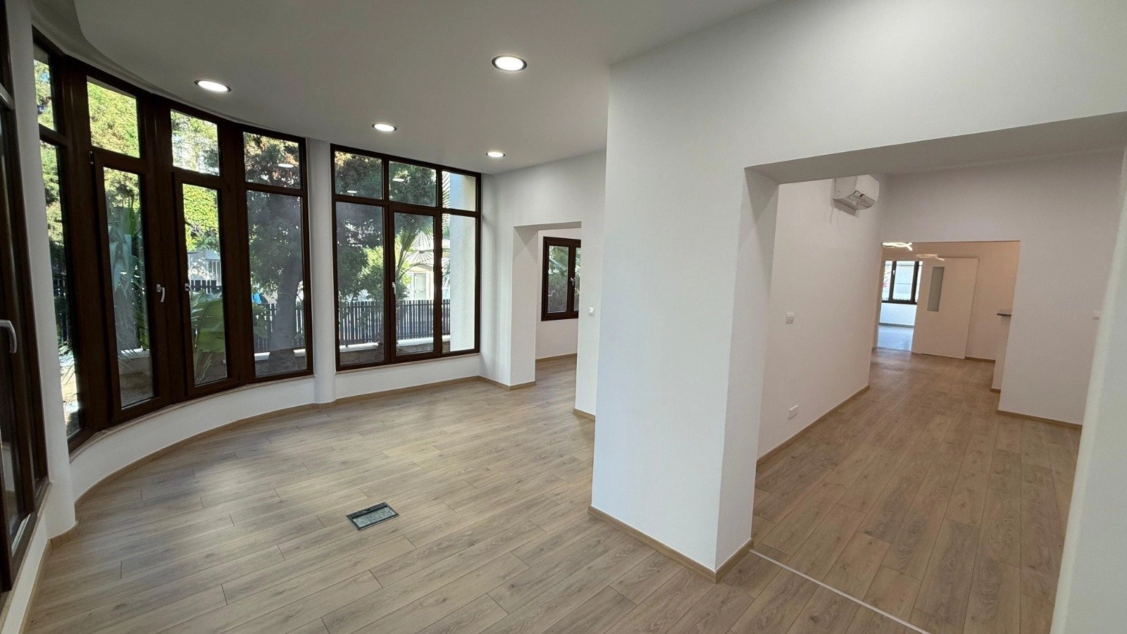 236m² Office for Rent in Limassol District