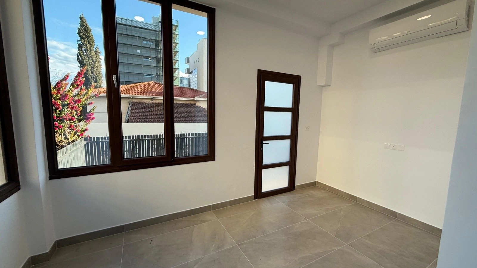 236m² Office for Rent in Limassol District