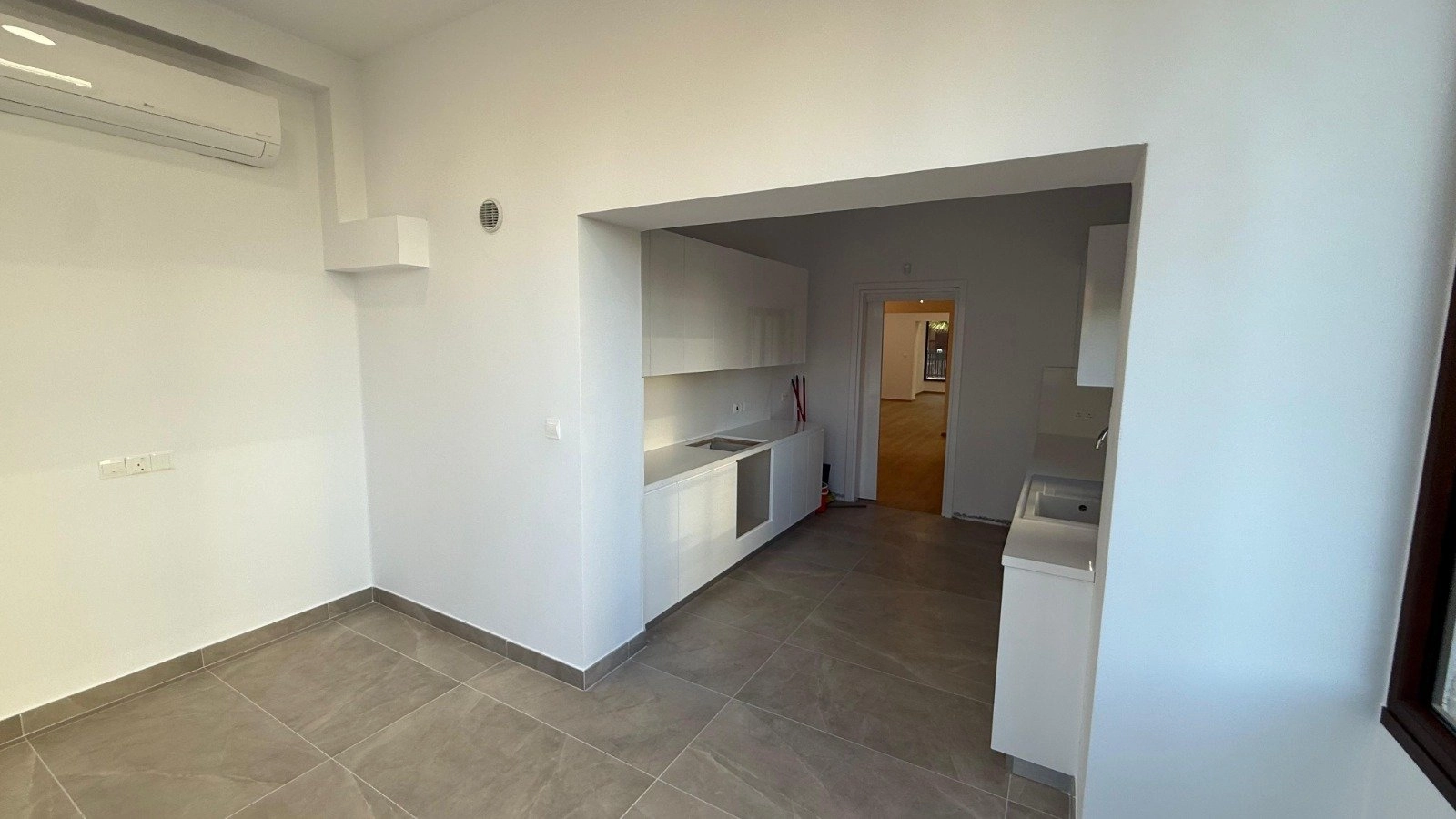 236m² Office for Rent in Limassol District