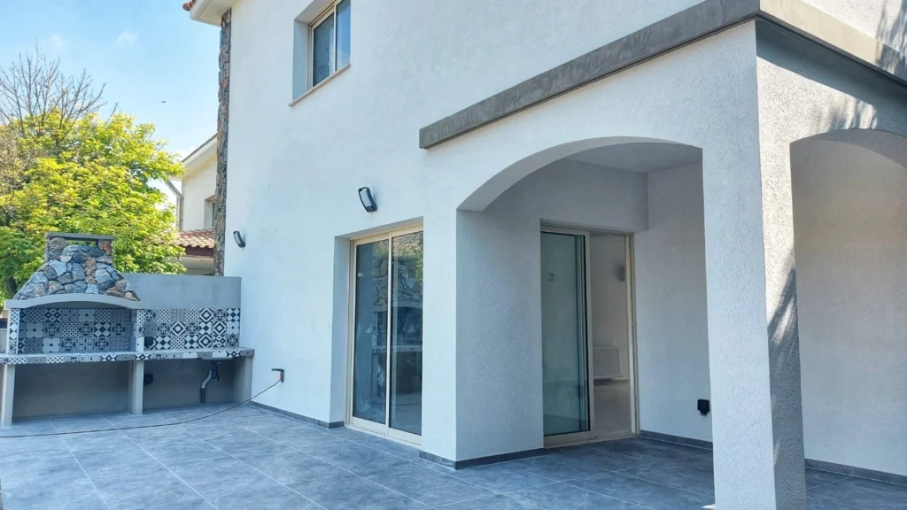 6+ Bedroom House for Rent in Agios Tychonas, Limassol District