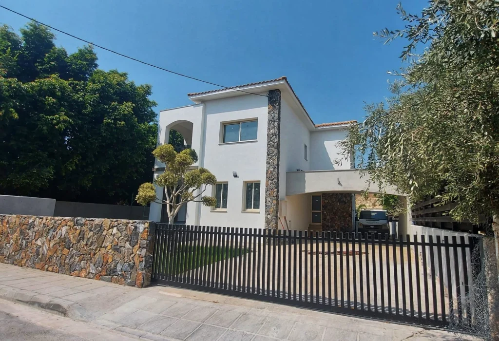 6+ Bedroom House for Rent in Agios Tychonas, Limassol District