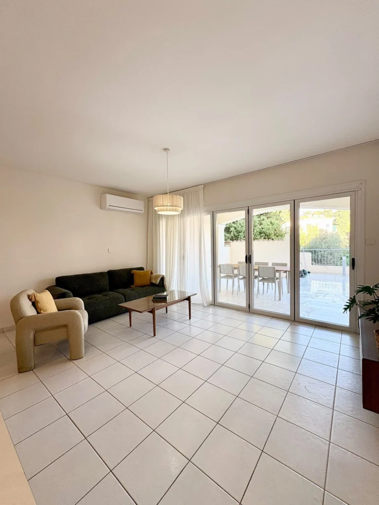 3 Bedroom Apartment for Rent in Paphos – Universal