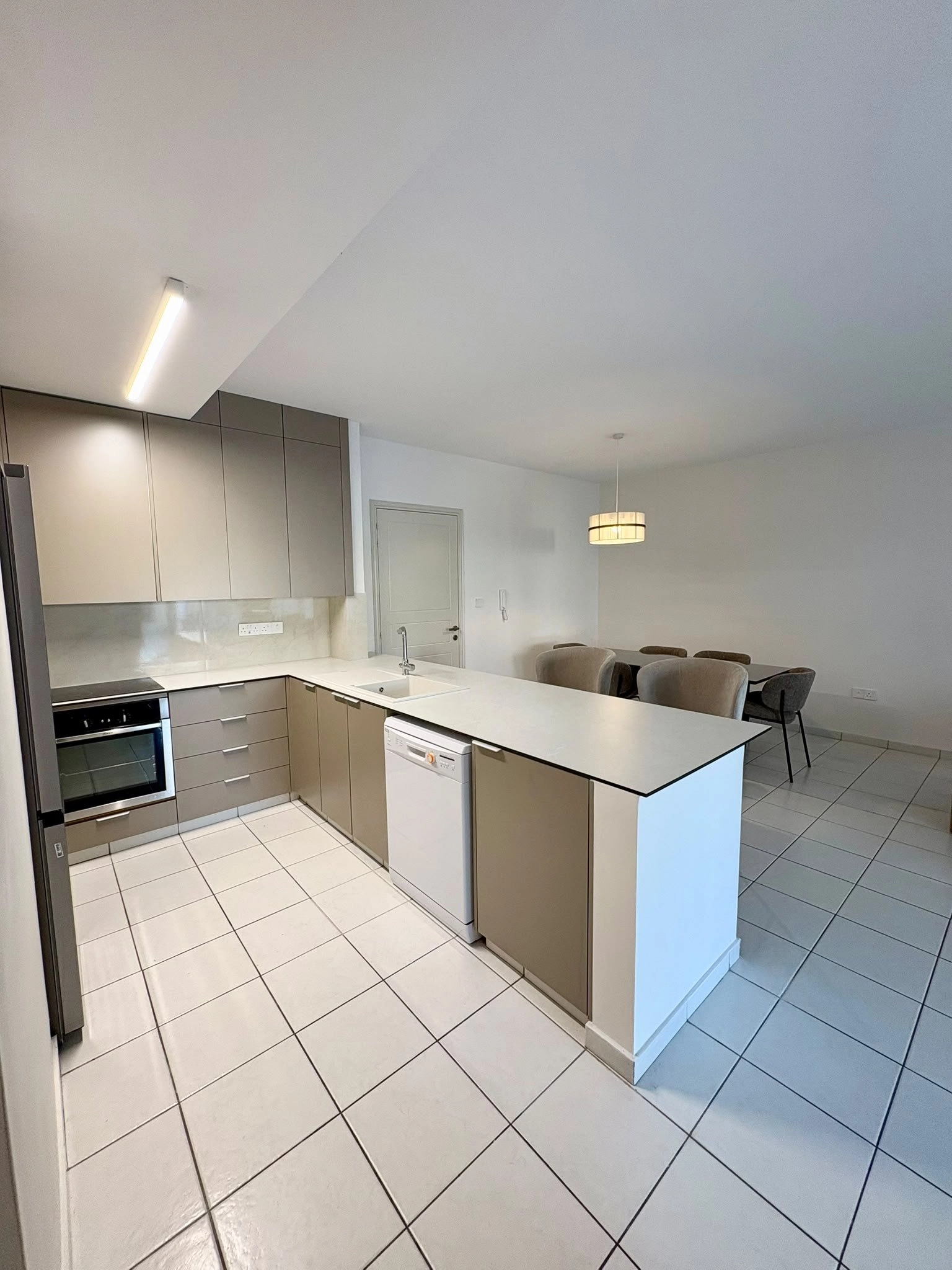 3 Bedroom Apartment for Rent in Paphos – Universal