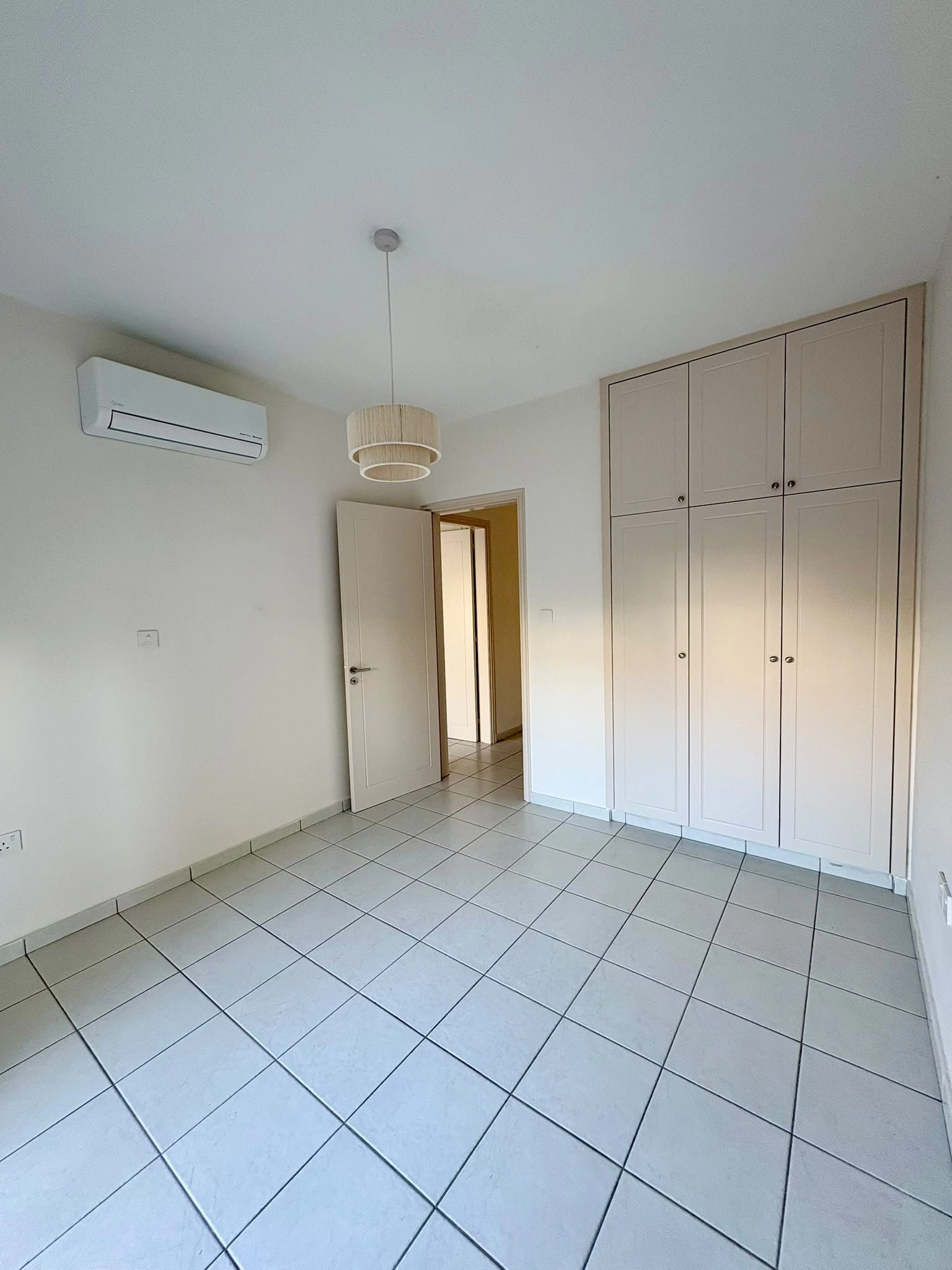 3 Bedroom Apartment for Rent in Paphos – Universal