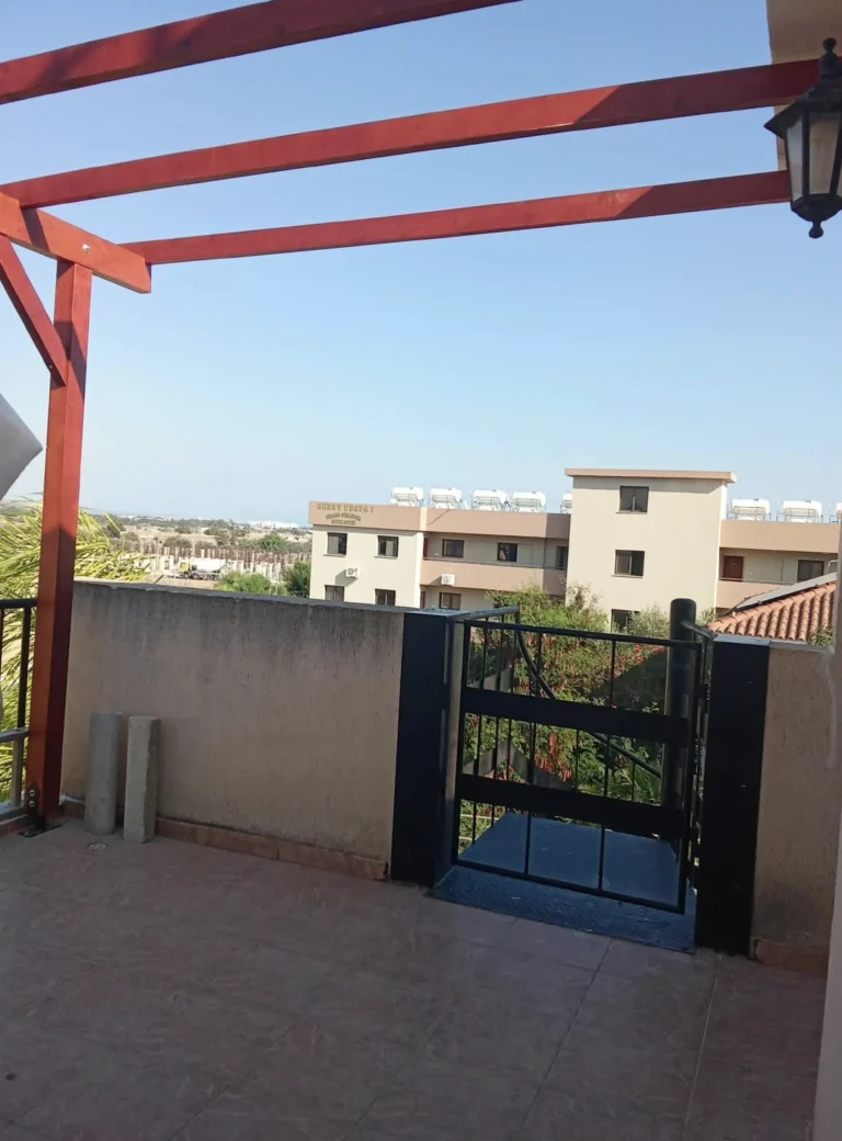 3 Bedroom House for Sale in Oroklini, Larnaca District