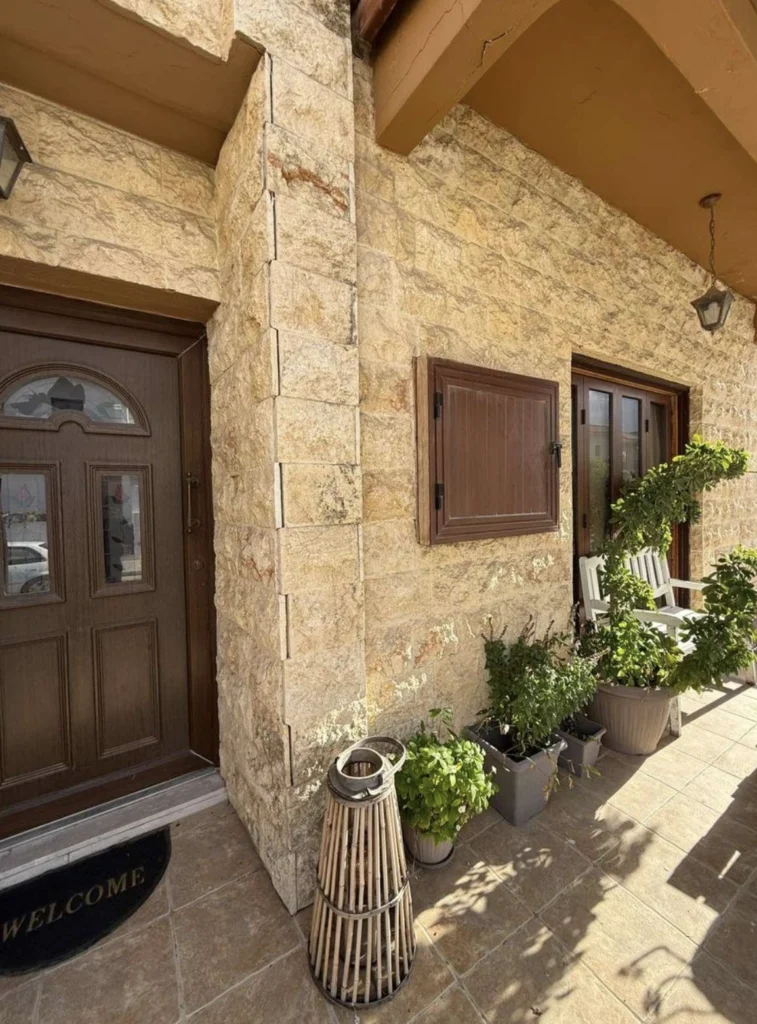 256m² Building for Sale in Aradippou, Larnaca District