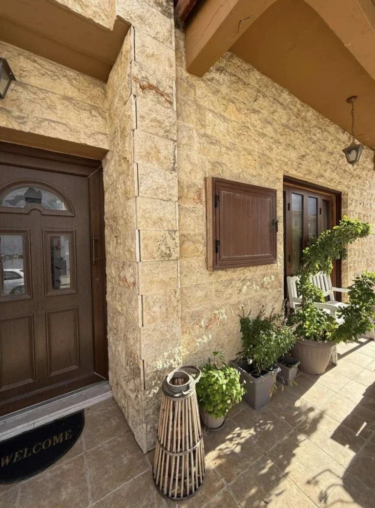 256m² Building for Sale in Aradippou, Larnaca District