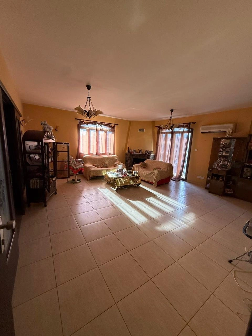 256m² Building for Sale in Aradippou, Larnaca District