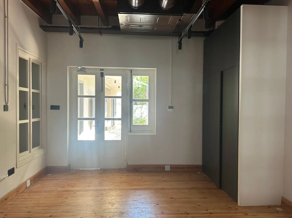 200m² Office for Rent in Limassol District