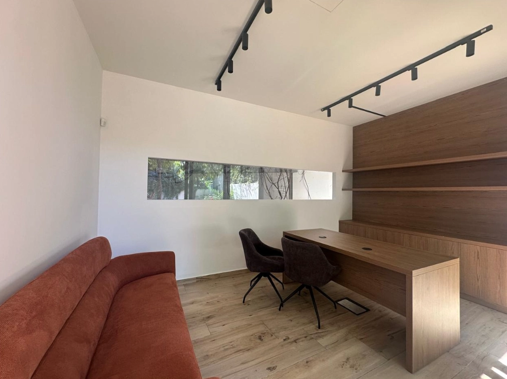 200m² Office for Rent in Limassol District