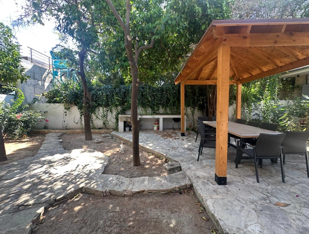 200m² Office for Rent in Limassol District