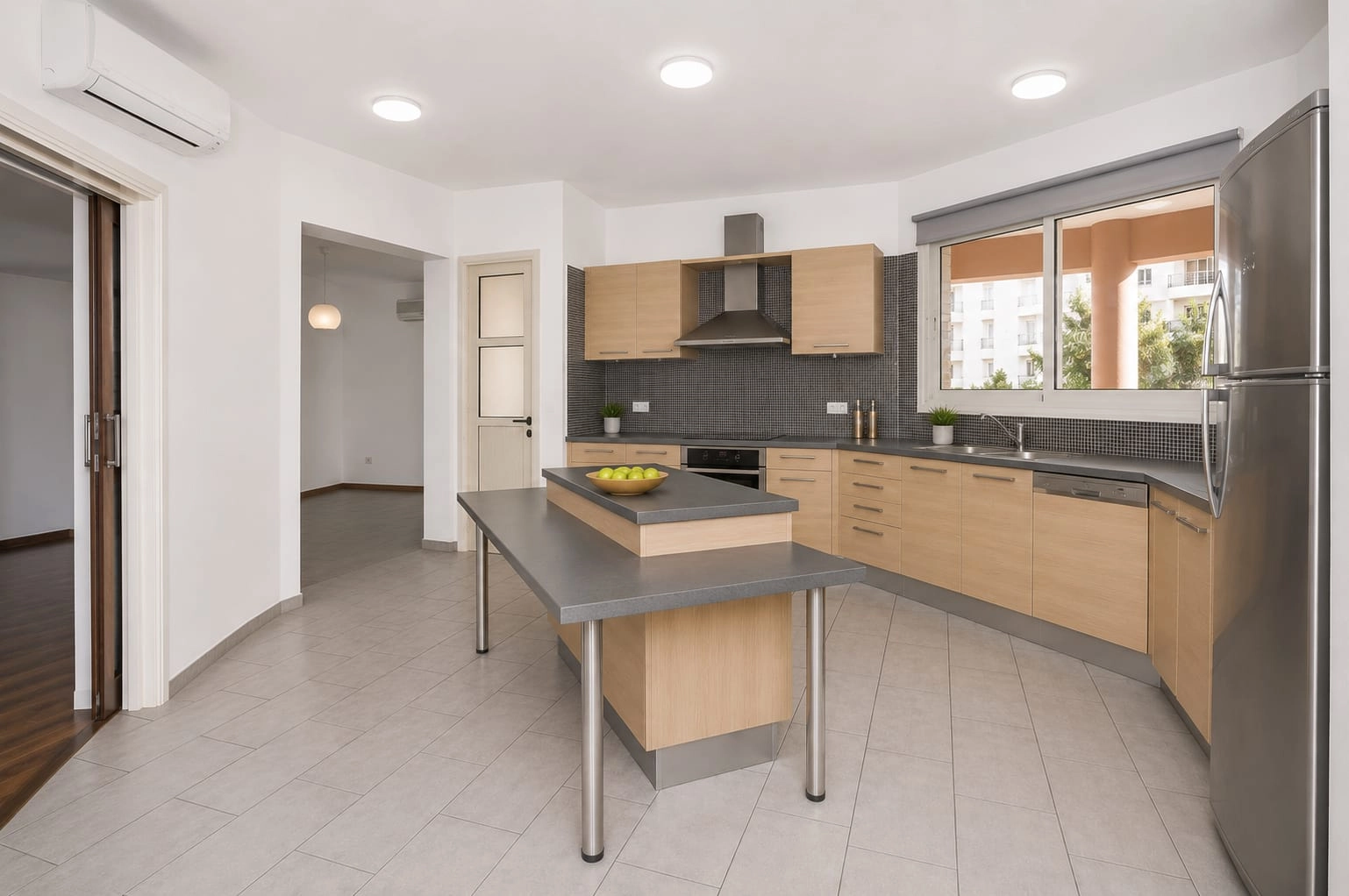 4 Bedroom Apartment for Rent in Agios Dometios – Agios Georgios, Nicosia District