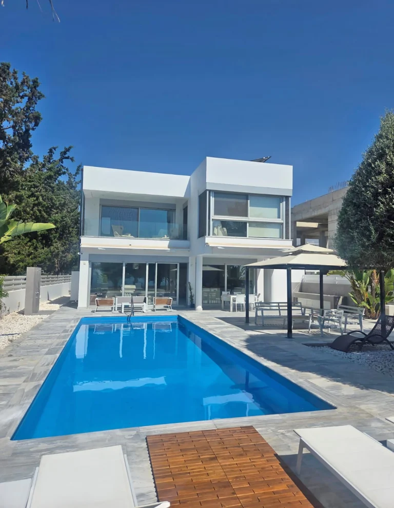 3 Bedroom House for Sale in Pervolia Larnacas