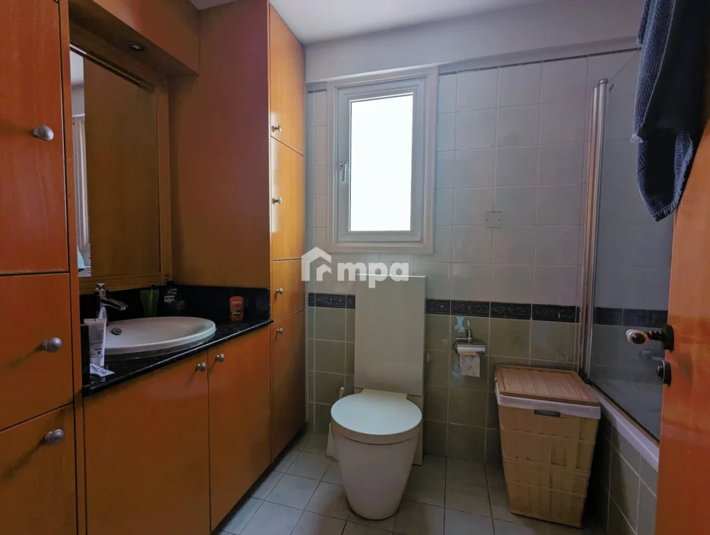 4 Bedroom Apartment for Rent in Agioi Omologites, Nicosia District