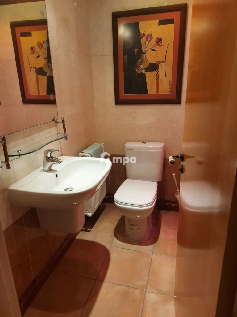 4 Bedroom Apartment for Rent in Agioi Omologites, Nicosia District