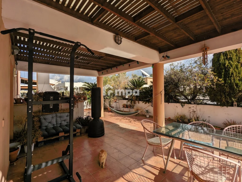 4 Bedroom Apartment for Rent in Agioi Omologites, Nicosia District