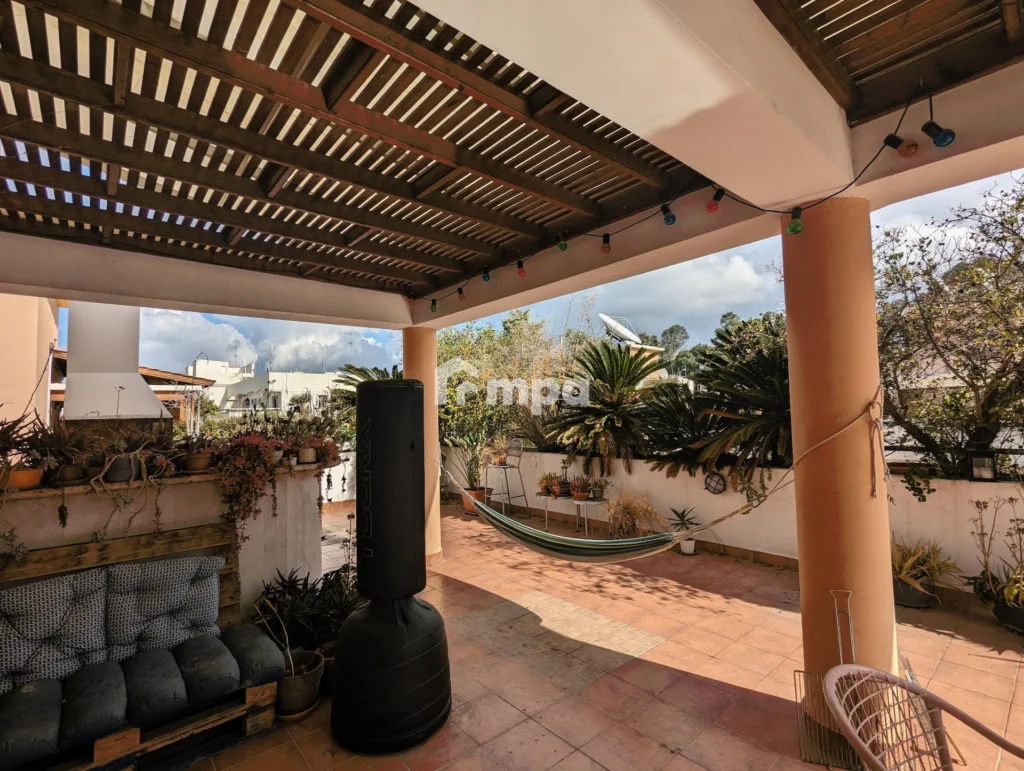 4 Bedroom Apartment for Rent in Agioi Omologites, Nicosia District