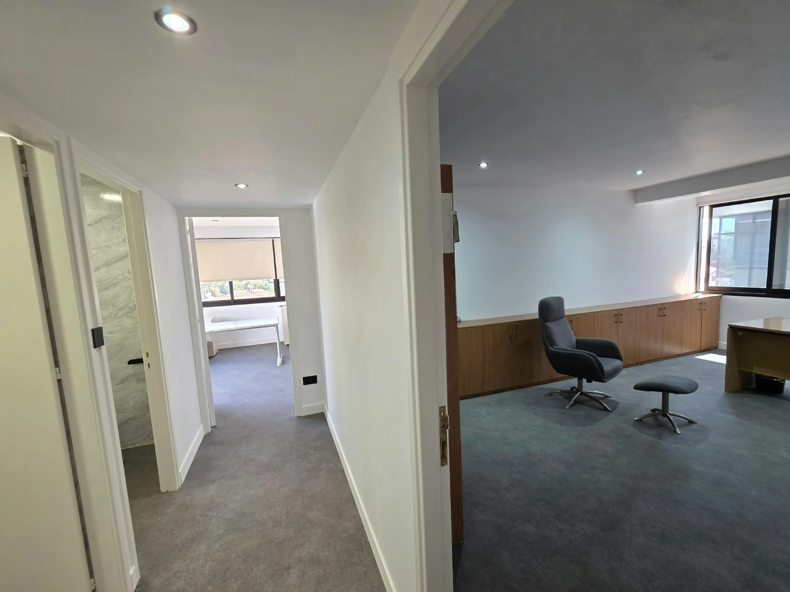 95m² Office for Rent in Larnaca – Agios Nikolaos, Limassol District