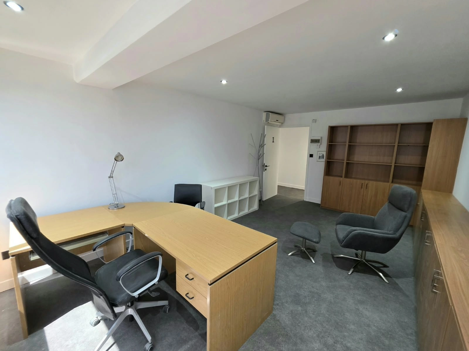 95m² Office for Rent in Larnaca – Agios Nikolaos, Limassol District
