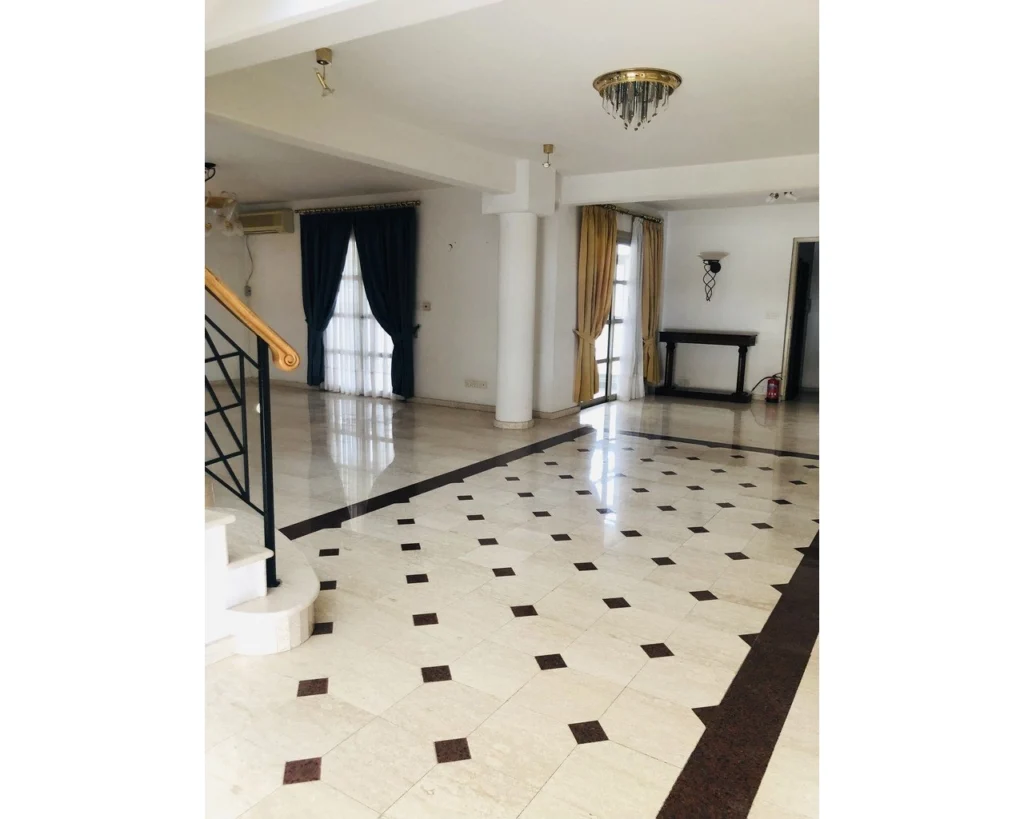 1671m² Building for Sale in Limassol – Neapolis