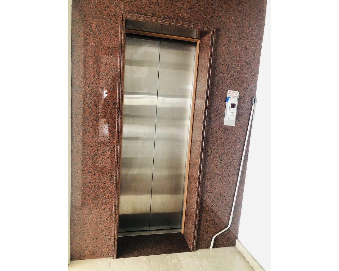 1671m² Building for Sale in Limassol – Neapolis