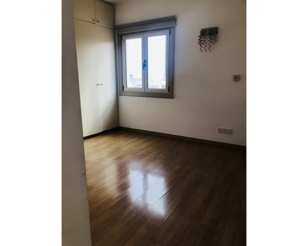 1671m² Building for Sale in Limassol – Neapolis