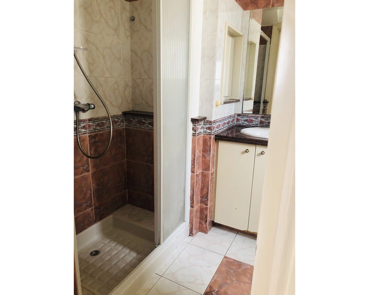 1671m² Building for Sale in Limassol – Neapolis