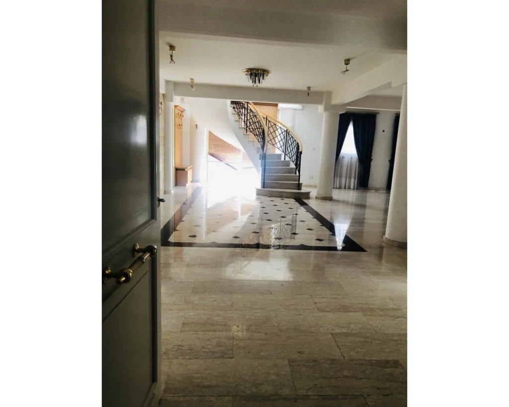 1671m² Building for Sale in Limassol – Neapolis