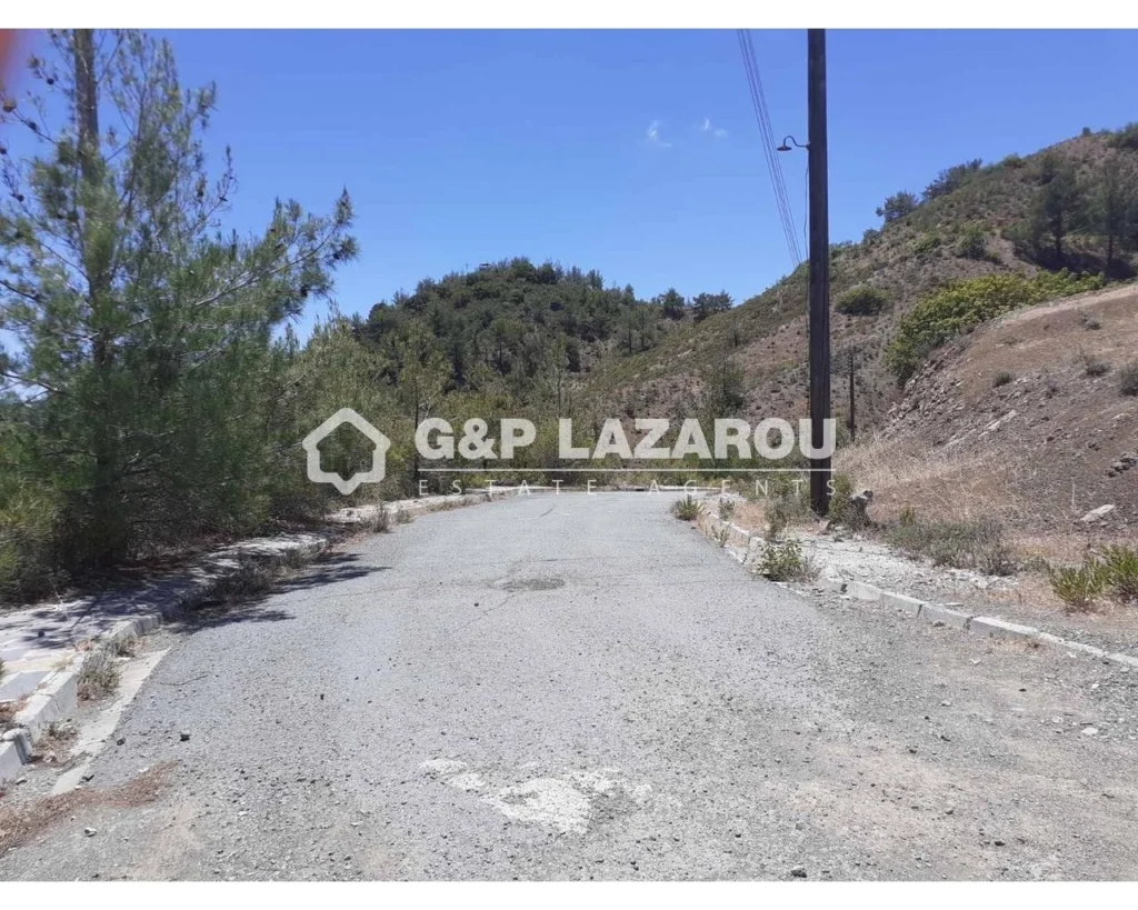 1,091m² Plot for Sale in Kato Platres, Limassol District